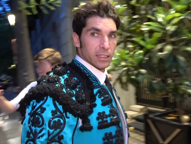 Cayetano Rivera, vestido de torero. Foto: EP.