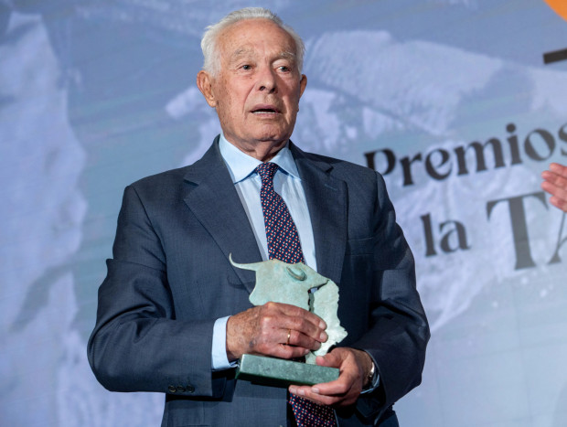 Curro Romero en unos premios taurinos.