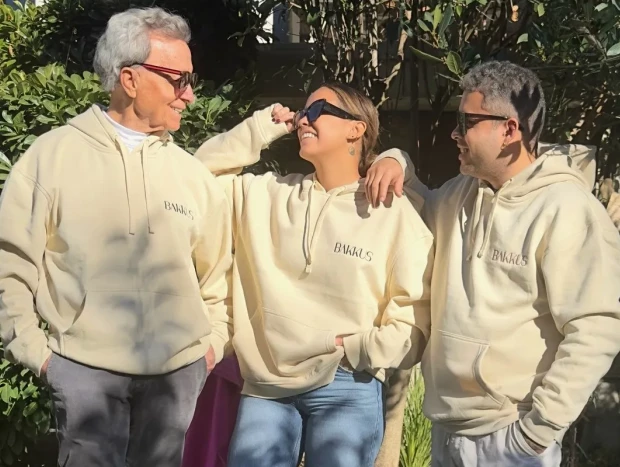 Ortega Cano, José Fernando y Gloria Camila, como modelos.