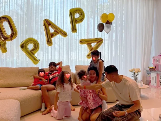 Cristiano Ronaldo con Georgina Rodríguez y sus hijos