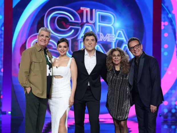 Chenoa con sus compañeros de 'Tu cara me suena'.