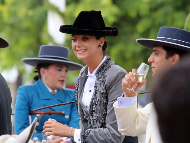 Imagen de Victoria Federica en la feria de abril de Sevilla con sus amigos (EP).