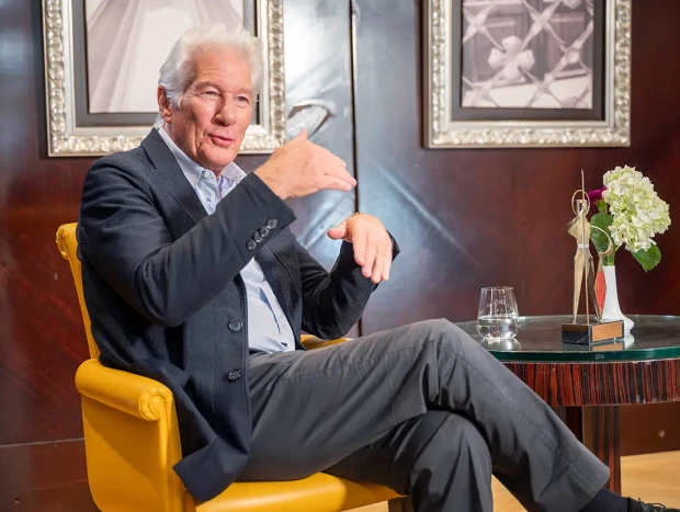 Richard Gere durante una charla.