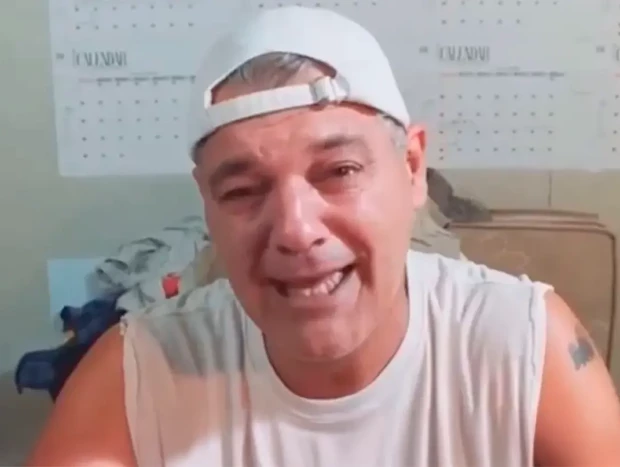 Frank Cuesta llorando