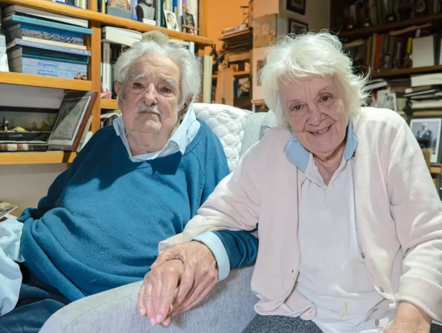 Pepe Mujica con su esposa y compañera de vida, Lucía Topolansky.
