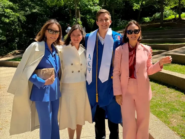 Isabel Preysler con sus hijas Chábeli Iglesias y Tamara Falcó y su nieto Alejandro.