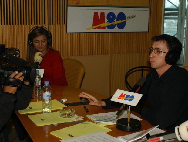 Pablo Motos y Laura Llopis trabajando juntos en la radio
