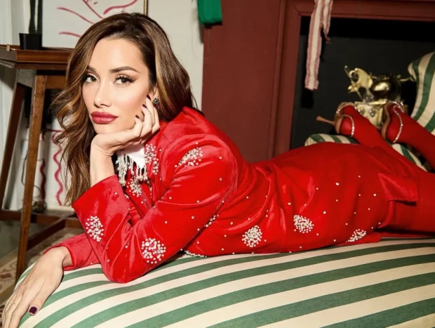 Adara Molinero posando