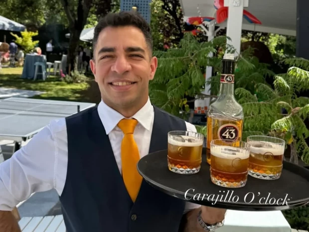 Servicio de cócteles en la fiesta de Iñigo Onieva