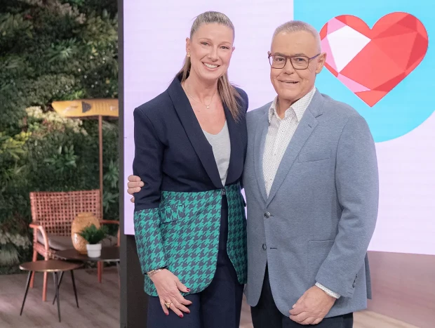 Jordi González junto a Anne Igartiburu, presentó 'D corazón'.