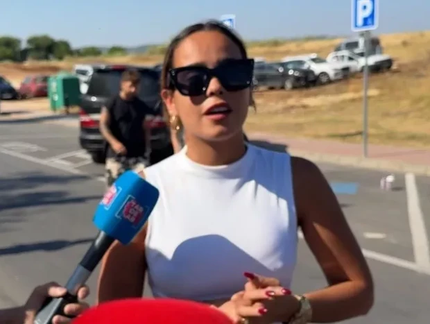 Gloria Camila responde a la prensa tras la muerte de Michu, acompañada de su familia