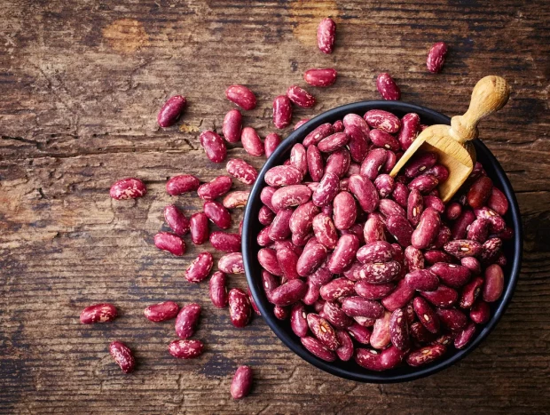 Las legumbres aportan proteínas vegetales y fibra, dos compuestos de alto nivel saciante.