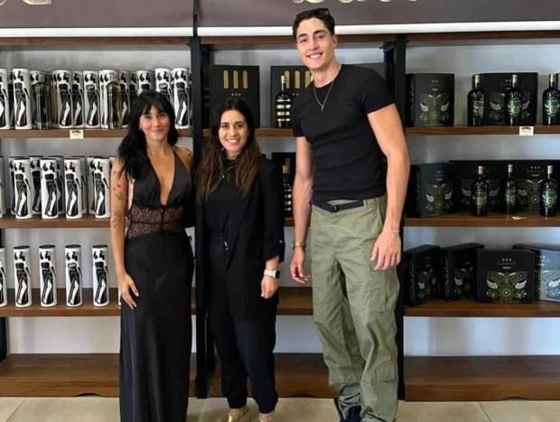 Aitana Ocaña y Plex en Bodega Latarce