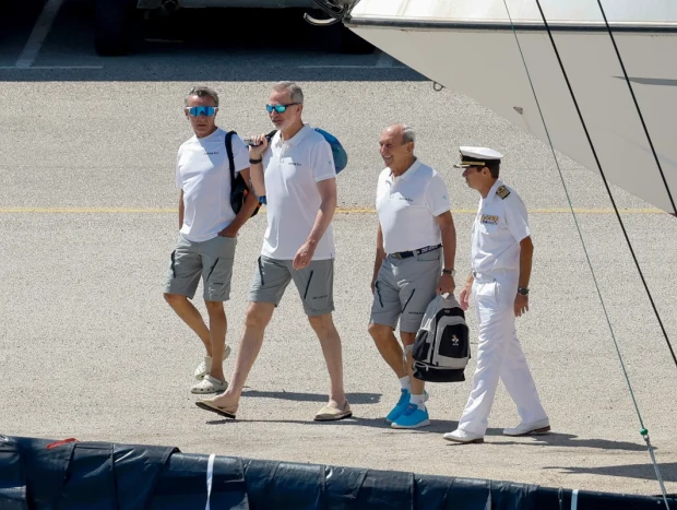 El Rey Felipe VI embarcando en el Aifos en Palma de Mallorca