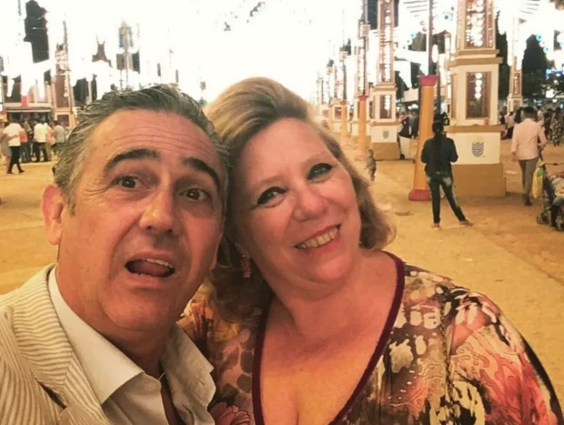 La hermana de Jorge Cadaval, Maite Cadaval, con su marido