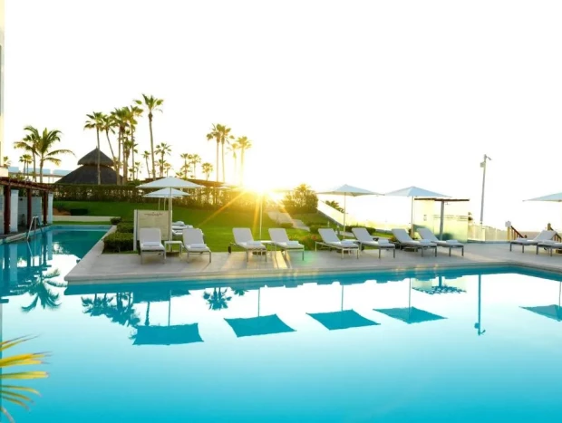 Imagen de la piscina del hotel Paradisus Los Cabos donde se ha alojado Alexia Putellas