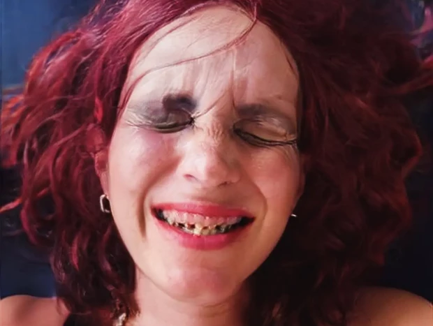 sheila devil dientes