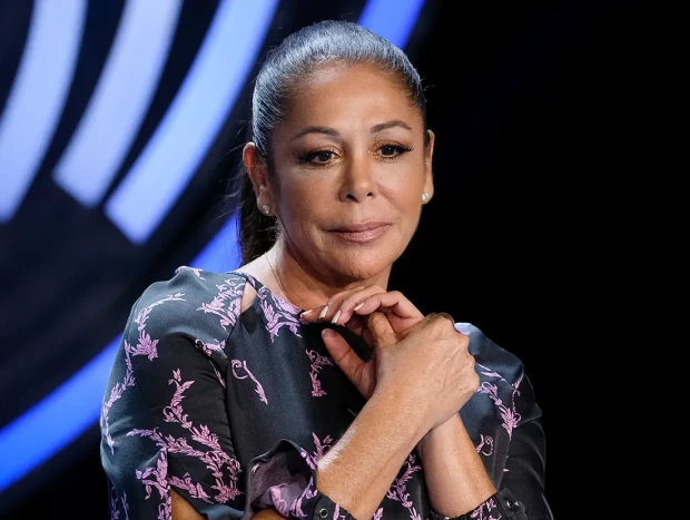 Isabel Pantoja pensativa