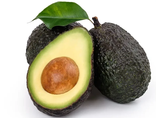 Aguacates frescos listos para rellenar
