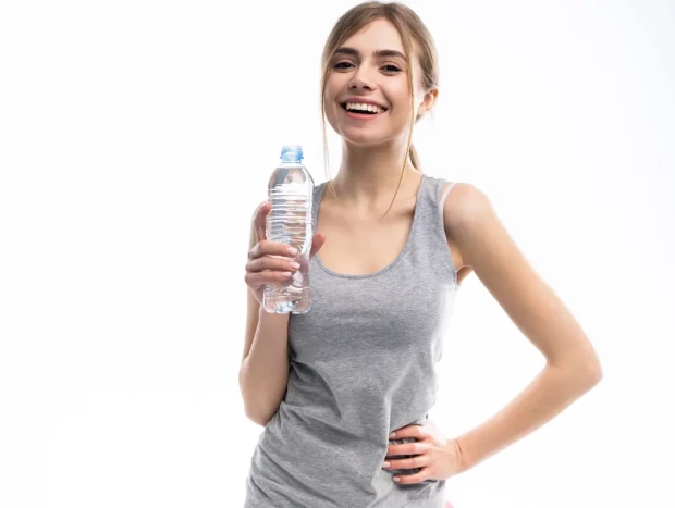 Es importante para la salud renal asegurar un buen aporte hídrico y beber al menos un litro y medio de agua al día.