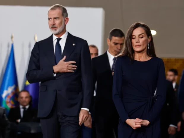 Los reyes Felipe VI y Letizia durante el funeral de Estado por las 237 víctimas de la dana celebrado este miércoles en Valencia con motivo del primer aniversario de la tragedia.