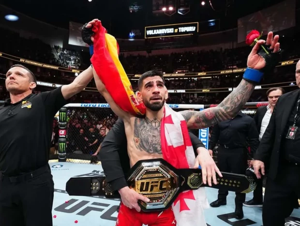 Ilia Topuria. Redes sociales