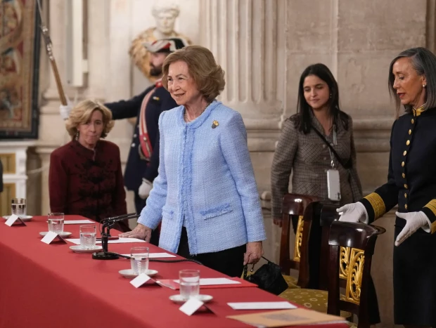 La reina Sofía preside el Premio Poesía Iberoamericana una vez más confiando en Alejandro de Miguel