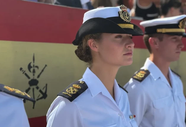 La princesa Leonor con uniforme en un acto de la legión