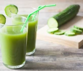 Zumo de melón, pepino y apio dos raciones en vaso alto