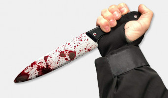 Cuchillo falso con sangre de Halloween