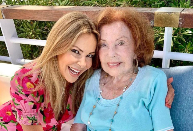 Ana Obregón en una de las últimas fotografías que tiene junto a su madre (@ana_obregon_oficial)