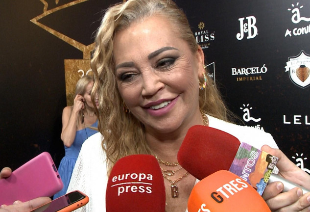 Belén Esteban ha respondido a las preguntas de la prensa en los Premios Chicote.