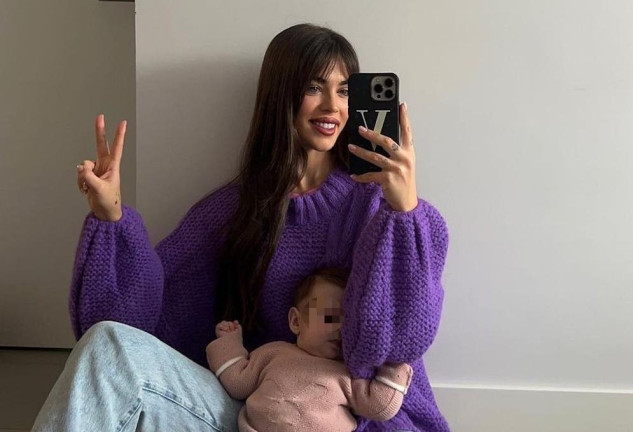 Violeta Mangriñán con su bebé en una imagen de redes.
