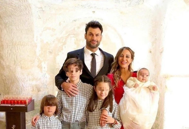 Jorge Pérez con Alicia Peña y sus 4 hijos (redes).