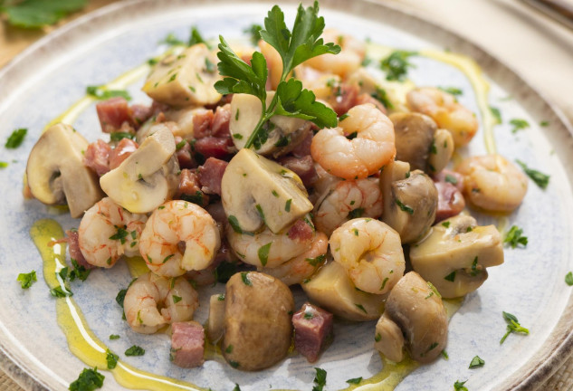 Champiñones salteados con gambas