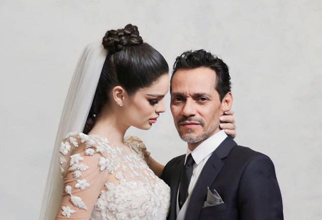 Nadia Ferreira y Marc Anthony en una imagen de su boda