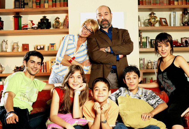 Los actores de 'Los Serrano', una serie capitaneada por Belén Rueda y Antonio Resines.