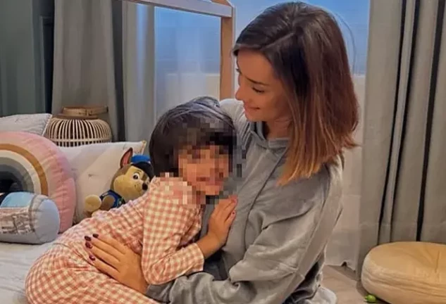 Adara Molinero, muy feliz con su hijo, Martín.