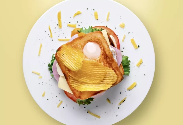 Sándwich con huevo frito