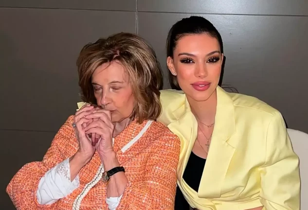 Alejandra Rubio con su abuela María Teresa Campos.