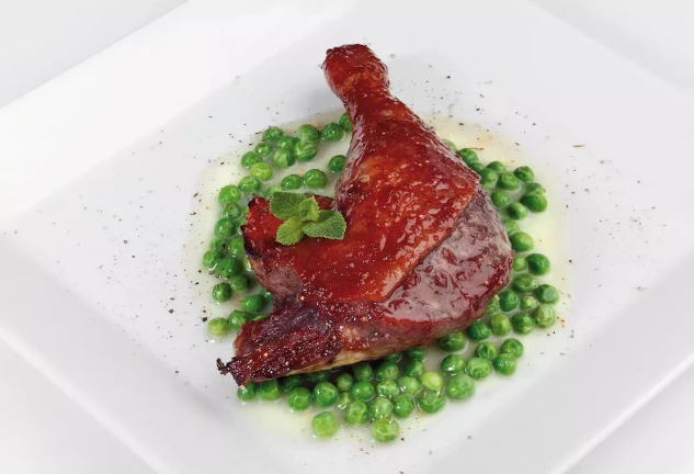 Pato lacado con higos y miel