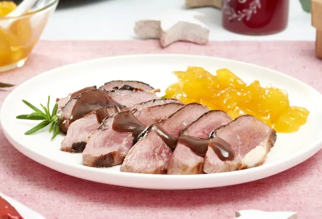 Magret de pato con chutney de mango