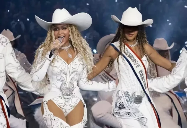 Beyoncé baila con su hija Blue Ivy en Houston 12