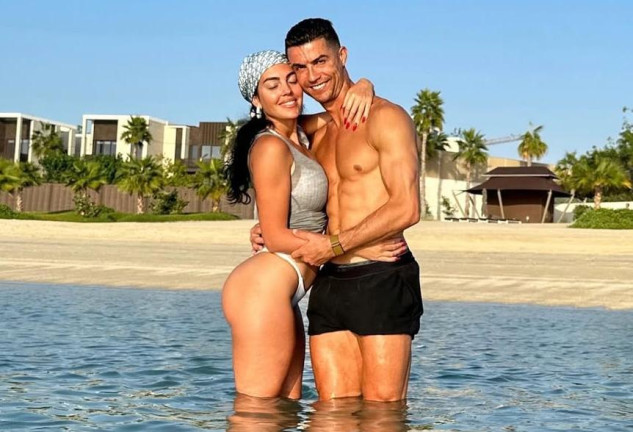 Cristiano Ronaldo cumple 40 años: sus mejores fotos con Georgina y sus hijos en su nueva vida de lujo en Dubai