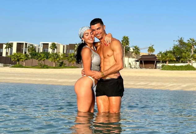 Cristiano Ronaldo cumple 40 años: sus mejores fotos con Georgina y sus hijos en su nueva vida de lujo en Dubai
