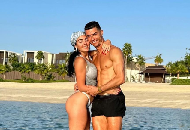 Cristiano Ronaldo cumple 40 años: sus mejores fotos con Georgina y sus hijos en su nueva vida de lujo en Dubai
