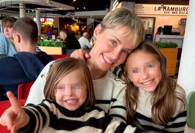 Soraya Arnelas con sus hijas