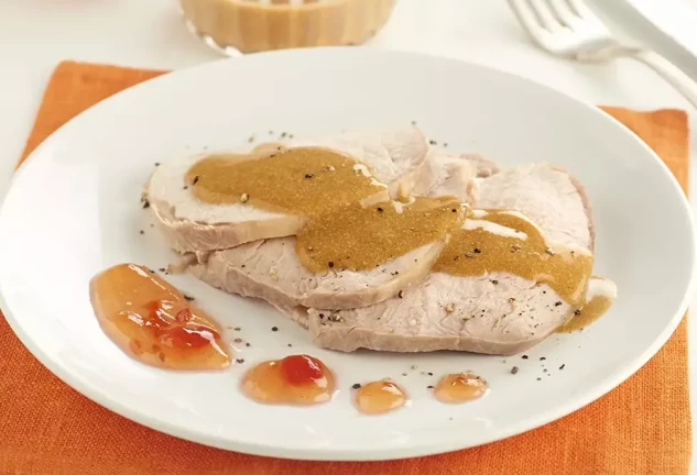 Lomo de cerdo a la sal con mermelada de tomate