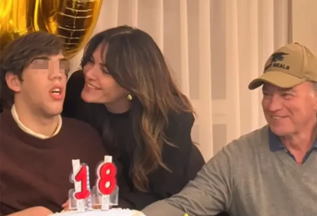 Bertín Osborne con su ex Fabiola Martínez y Kike Osborne, su hijo en común, en el día de su 18 cumpleaños.