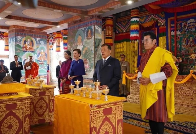 Reyes Bután con reyes de Tailandia3